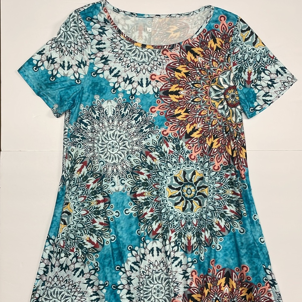 Colorful Lightweight Dress - Picture 3 of 8